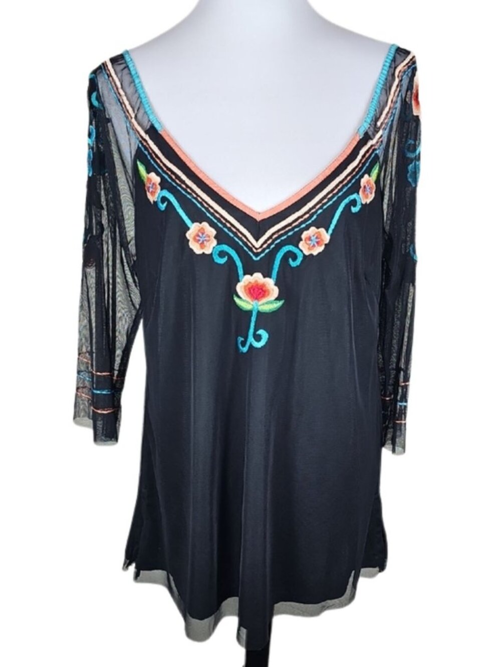 Tunique Black Embroidered Floral Mesh Sleeve Tunic Top M Boho Whimsigoth Western